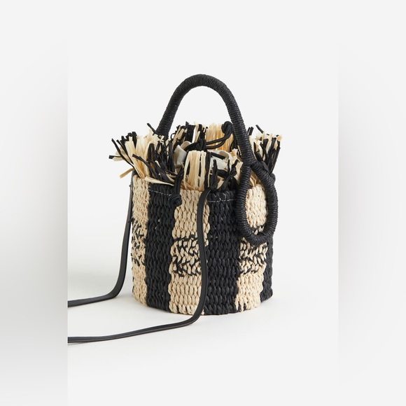 H&M Black/Cream Straw Bucket Bag - Picture 2 of 5
